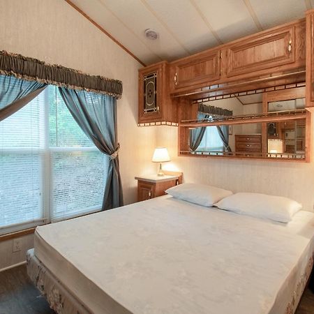 Spring Gulch Screened Park Model 6 Mount Airy Cameră foto
